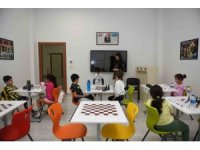 Çocuklar atölye temelli eğitimlerle geleceğe hazırlanıyor