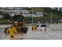 Hatay Büyükşehir Belediyesi ekipleri, kuvvetli yağış sonrası 754 vakaya müdahale etti