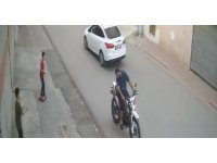 Uçurtma ipine takılan motosiklet sürücüsü kaza yaptı