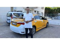 Mersin’de taksiciyi alıkoyan biri kadın 2 kişi yakalandı