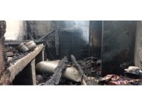 Adana’da alevlere teslim olan ev küle döndü