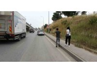 Hareket halindeki aracın önüne atlayıp yaralandı