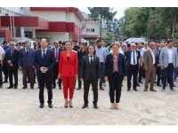 19 Mayıs kutlamaları çelenk sunma ile başladı