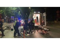 Burdur’da park halindeki otomobile çarpan motosikletli genç ağır yaralandı