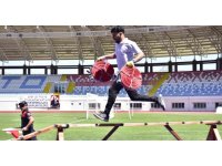 İlk kez düzenlenen üniversitelerarası itfaiye oyunlarını Ardahan ekibi kazandı