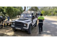 Jandarma’dan safari araçlarına yönelik denetim ve bilgilendirme yapıldı