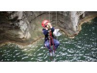 Ateş savaşçılarının kurtarma tatbikatı komandoları aratmadı