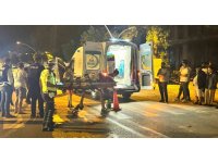 Yolun karşısına geçerken motosikletin çarptığı yaşlı kadın yaralandı