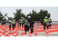 Motosikletli trafik polis timleri sertifikalarını aldı
