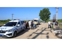 Acılı anne boğularak ölen oğlunun başını son kez okşadı