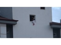 Antalya’da mahalleliyi ayağa kaldıran olay: Çocukları apartmana sokup üzerlerine benzin döktü