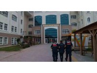 Burdur’da jandarma ekiplerinin asayiş çalışmalarında 5 firari yakalanarak cezaevine gönderildi