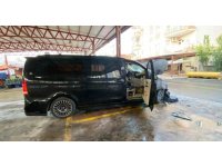 Park halindeki VIP araç yanarak kullanılamaz hale geldi