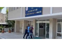 Mersin’de JASAT timleri aranan 2 kişiyi yakaladı