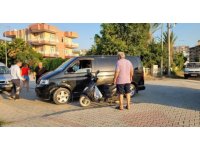 Minibüs ile motosiklet çapıştı: 1 yaralı