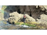 Antalya’da denize düşen köpeği Sahil Güvenlik ekipleri kurtardı