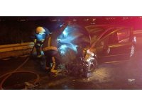 Bariyerlere çarptı, alev alev yandı