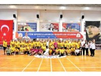 Antalya’da veteranlar badminton şenliği başladı