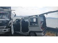 Isparta’da kamyon ile hafif ticari araç çarpıştı: 1’i ağır 5 yaralı