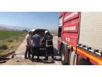 Motor kısmı yanan araçta maddi hasar oluştu