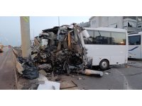 Turistleri taşıyan midibüs kaza yaptı, çok sayıda yaralı var