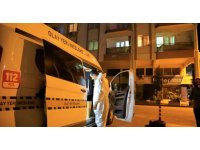 Binayı saran ağır koku ihbarına gelen polis ekipleri daire sahibinin cansız bedeni ile karşılaştı