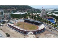 Kumluca Atatürk Stadyumu’nda son rötuşlar yapılıyor