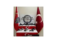 Adana’da 14 ruhsatsız silah ele geçirilirken aranan 31 kişi yakalandı