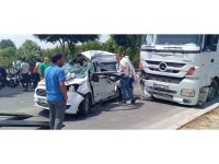Tır ile otomobil çarpıştı:1 yaralı