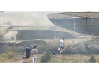 Serik’te korkutan yangında seralar zarar gördü