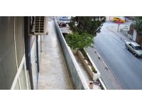 Feci kazada ölümden döndü, ambulans yerine polis aracına binmek zorunda kaldı