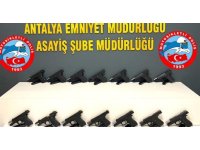 Antalya’da ruhsatsız silah satışına polis engeli: 3 tutuklama