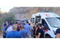 Düşen helikopterdeki mürettebatın hastaneye kaldırıldığı anlar kamerada