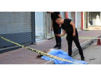 Genç kadın kaldırımda ölü bulundu, çatıda bulunan mektup olayın seyrini değiştirdi