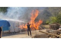 Gazipaşa’da alev alan paletler küle döndü