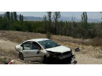 Burdur-Fethiye karayolunda kontrolden çıkan otomobil şarampole düştü: 4 yaralı