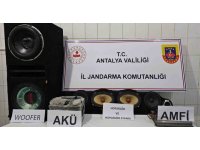Araçtan ses sistemini çalan 4 şüpheli tutuklandı