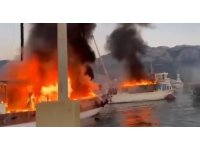 Kemer’de tekne alev alev yandı, yangının sıçradığı 2 teknede de hasar oluştu