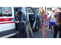 Servis aracı tur aracıyla çarpıştı, 2 turist yaralandı