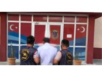 Katil zanlısı sahte kimlik ve tabancayla saklandığı yerde yakalandı