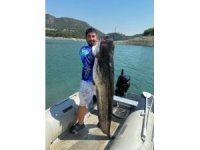 Oltayla 45 kiloluk yayın balığı yakaladı