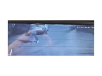 Bekçilerden kaçan şüpheliyi taksici yakaladı