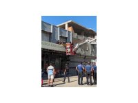 Damdan düşen kadın itfaiye tarafından kurtarıldı