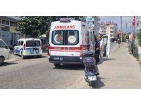 Motosiklet sürücüsü ve yolcu ölümden kılpayı kurtuldu kamyonet sürücüsü firar etti