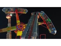 Lunaparkta panik: Bir saat havada asılı kaldılar