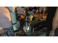 Motosiklet minibüse çarptı: Baba kız yaralandı