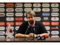 Özhan Pulat: "Biz bahanelerin değil, çözümlerin peşinde olmalıyız"