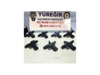 Şüphe üzerine durdurulan araçta 7 ruhsatsız silah çıktı