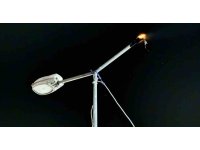 İskenderun’da aydınlatma direğinde yangın