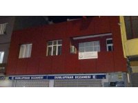 Kendisini muayene eden doktoru "elektrikli çaydanlık" ile dövdü